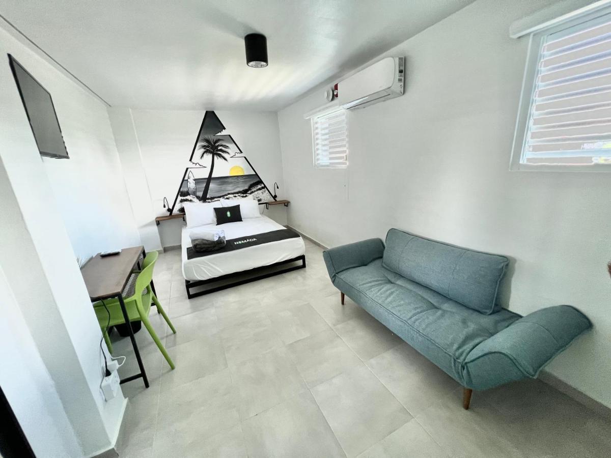 Nomada Beach Hostel- Isla Verde Сан-Хуан Екстер'єр фото